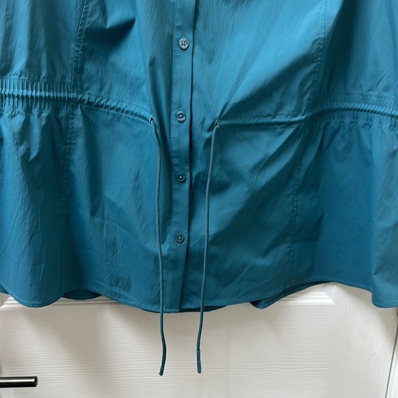 LIKE NEW! Athleta Levitate Poplin Tank - Picture 10 of 14